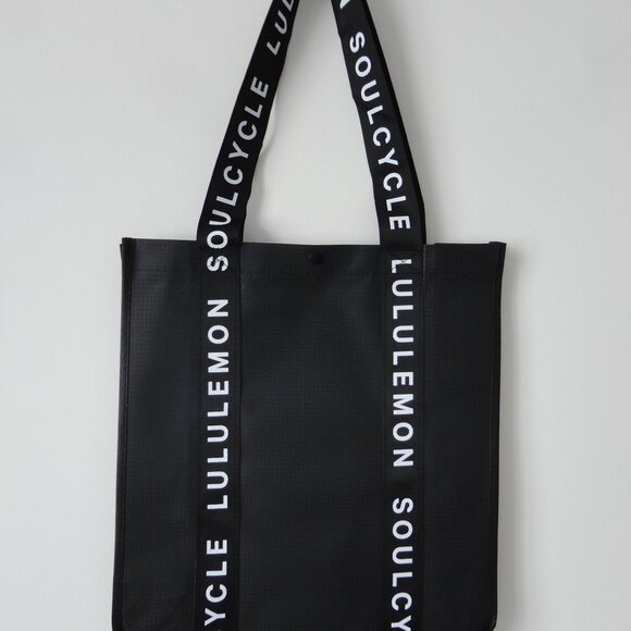New LULULEMON Black SOULCYCLE Reflective Reusable Shopping Gym Lunch Bag Large - Picture 1 of 3
